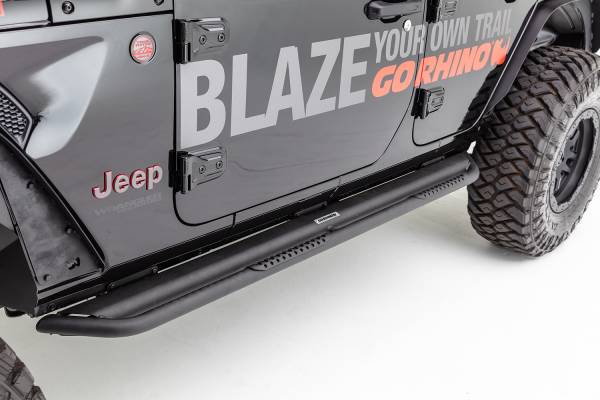 Go Rhino - Go Rhino Dominator DS Sliders w/ Optional Removeable Step Pads, Black Powdercoat Finish DS4425T